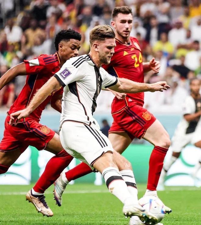 罗马诺：随着冬窗的临近，多家俱乐部对特狮的兴趣也在增加（罗马诺：冬窗将至，多家球队对特狮的关注升温）