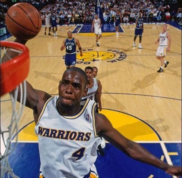 詹姆斯末节连得10分+致命抢断，湖人112-108险胜76人，40岁传奇再创历史纪录（40岁詹姆斯末节连拿10分+关键抢断，助湖人112-108险胜76人，再刷历史纪录）