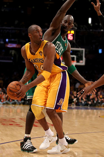 比利亚雷亚尔欧冠六场1平5负排倒数第二，但在西甲暂列第三位（比利亚雷亚尔欧冠6战1平5负仅列倒数第二，西甲积分榜却暂居第三）