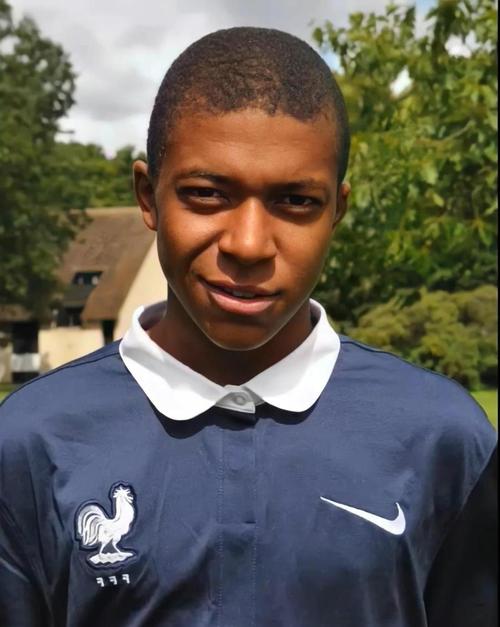 阿斯：米兰和纽卡有意签下明格萨，巴萨有50%的转会分成（阿斯：米兰、纽卡有意引进明格萨，巴萨享有50%二次转会分成）