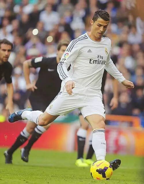 图片报：莱比锡挖了美职联女足主管，成德甲历史首位女性CEO（图片报：莱比锡从美职联挖角女足主管，德甲史上首位女性CEO诞生）